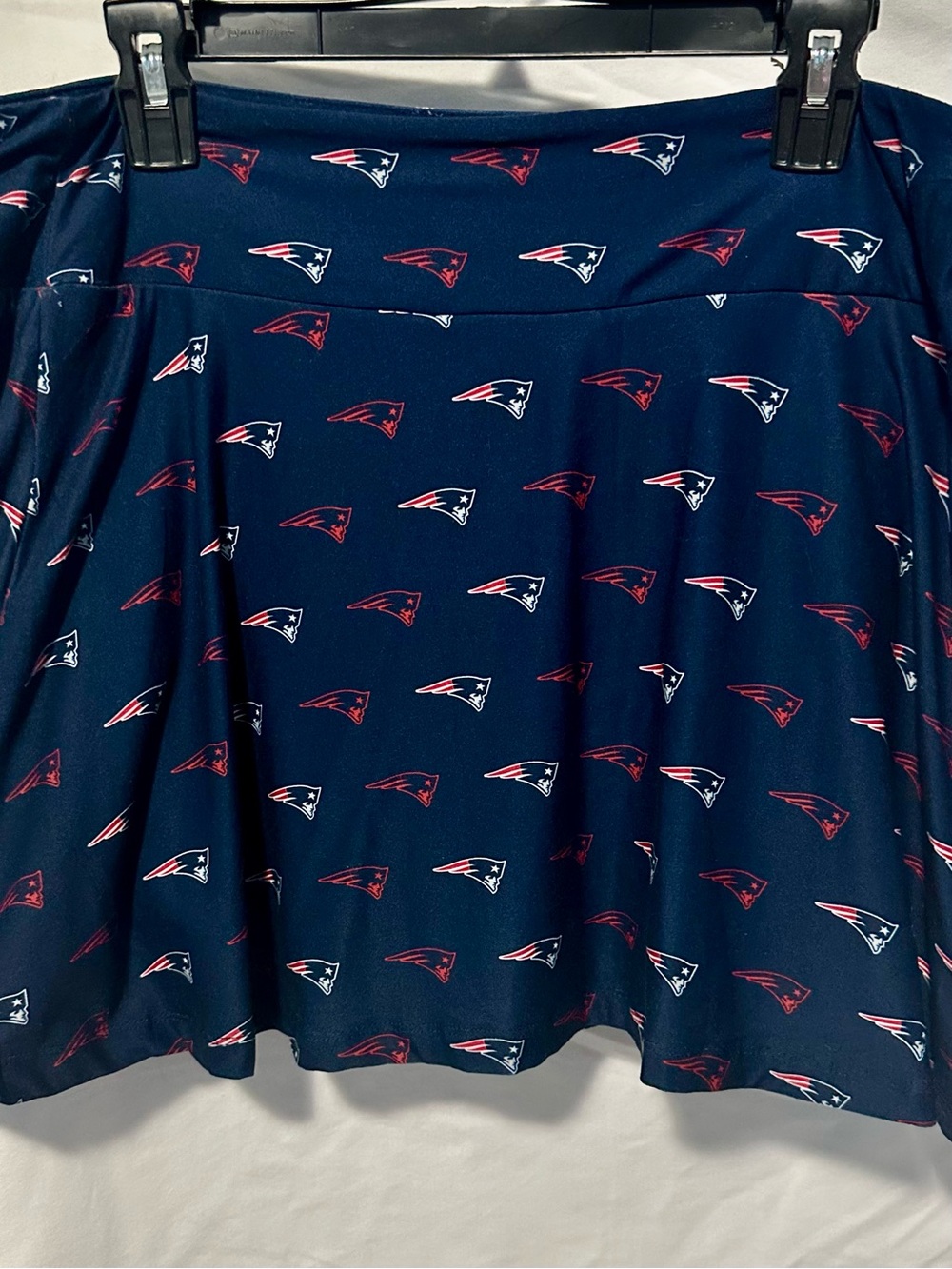NFL Patriots women’s skort in Navy with Red & White Logo Print